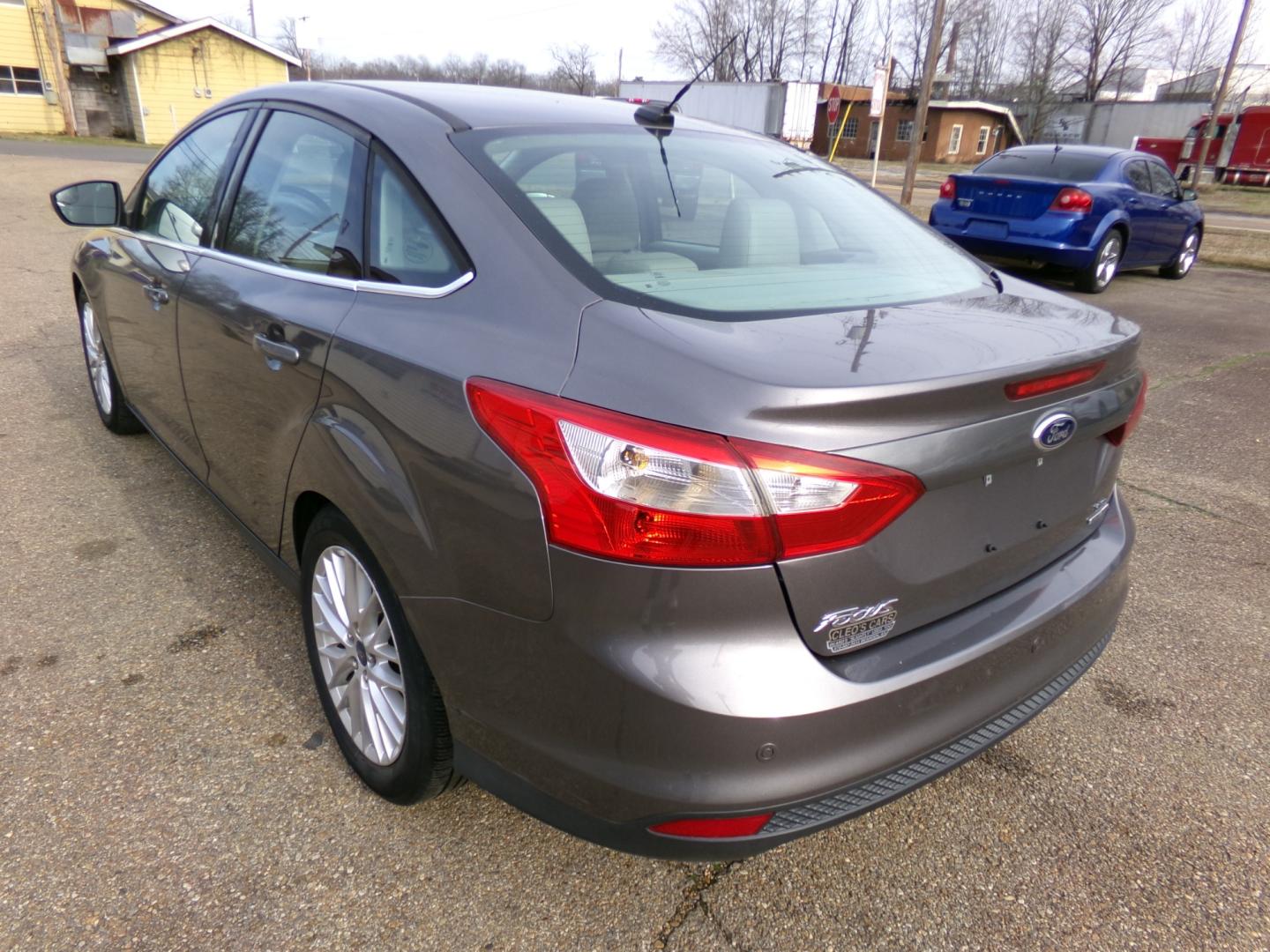 2012 Sterling Gray Metallic /tan Ford Focus SEL (1FAHP3H26CL) with an 2.0L engine, automatic transmission, located at 401 First NE, Bearden, AR, 71720, (870) 687-3414, 33.726528, -92.611519 - Photo#2